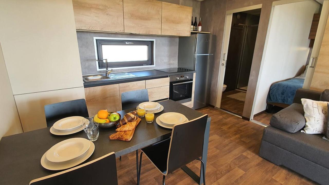 Collis Winery - Family & Friends - Mobilhome Rovinj Exteriör bild